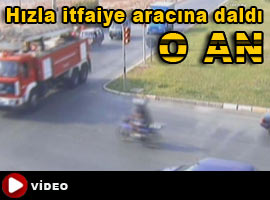 Saniye saniye feci kaza anı - İZLE