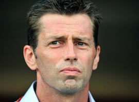 Skibbe hakemi topa tuttu