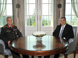 Org. Başbuğ Köşk'e çıktı