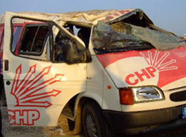 CHP minibüsü takla attı