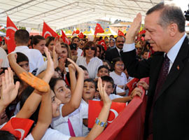 Erdoğan, okul zilini Gaziantep'te çaldı