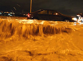 İstanbul'da yağmur faciaya yol açtı - Foto