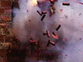 Bir avuç kuruyemiş için bombalamışlar