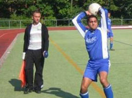 Türk futbolcu sahada öldü