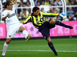 Alex hocasına sahip çıktı 