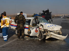 Bakan'ın konvoyunda kaza: 1 şehit