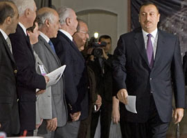 Aliyev resmen yeniden cumhurbaşkanı 