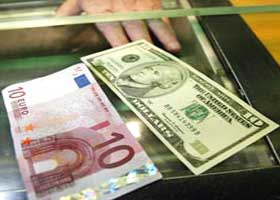 Euro, dolar karşısında değer kazandı  