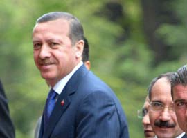 Hürriyet yazarı Erdoğan'ı övdü !