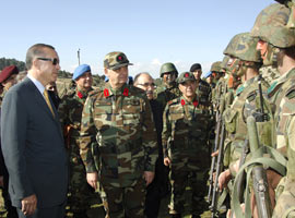 Erdoğan komandoların arasında - Foto