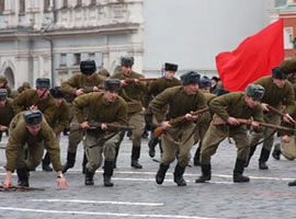 Kızıl Ordu, Nazilere karşı harekete geçti!