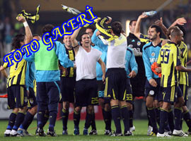 Fenerbahçeli oyuncular böyle sevindi - Foto