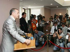 Başbakan'ı kaç gazeteci takip ediyor?