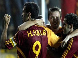 Galatasaray Hakan Şükür'ü arıyor