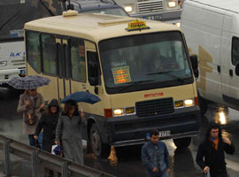 Sağanak yağış İstanbul trafiğini felç etti