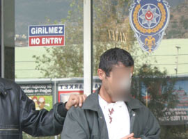 Önce dövdüler sonra teslim ettiler