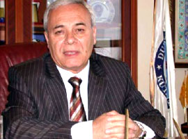 Rektörden pes dedirten <b>peşkeş</b>