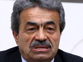 Kamer Genç yine gerdi