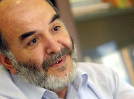 Taşgetiren <b>taşı gediğine</b> koydu