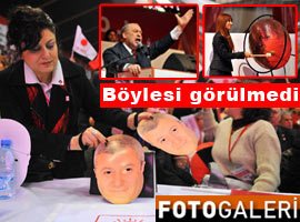 Sonunda Tuncay Özkan...  - Foto