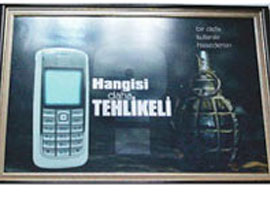 Genelkurmay önünde <b>ilginç afiş</b>