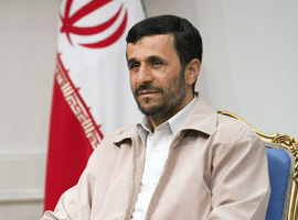Ahmedinejad: <b>Soykırım kutsal yalan</b>