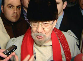 Yalçın Küçük'ten tuhaf istek !