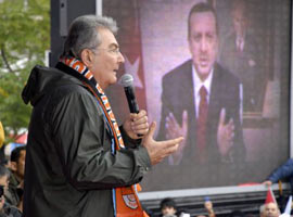 Erdoğan'a <b>meydan okudu !</b>