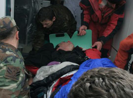 DAK mahsur kalan dağcıları kurtardı  