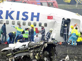 Uçak kazasında <B>4 ŞOK İDDİA</B>