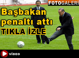 Erdoğan penaltı attı - O AN - İZLE
