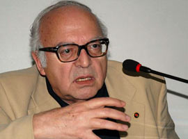 Kanadoğlu yine sahnede !