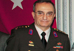<b>FLAŞ - Albay Temizöz tutuklandı</b>