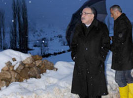 Bakan Atalay ve Pakdil mahsur kaldı !