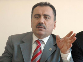 Kendisini aydınlara anlatmak istemiş 