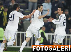 F.BAHÇE KADIKÖY'DE COŞTU - Foto