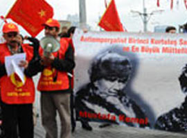 O pankart yeniden sahnede ! - Foto