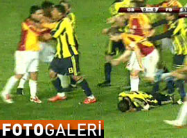 Dev derbiye yakışmayan kareler - Foto