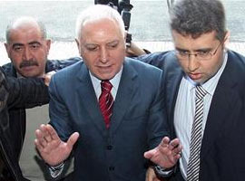 Haberal da hastaneye demir attı!