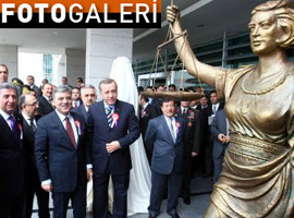 İşte gözü açık Anadolu kızı - Foto