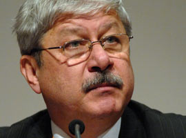 Bu sefer Akaydın'a çirkin karşılama !