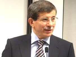 Davutoğlu TBMM'de yemin etti