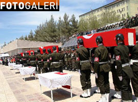 Şehitler son yolculuğuna uğurlandı - Foto