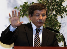 Davutoğlu'ndan barış için <b>tek şart</b>