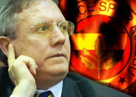 Aziz Yıldırım'a çirkin saldırı