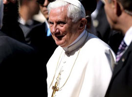 Papa: Hala duvarları görmek trajik