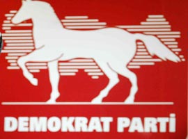 Demokrat Parti'de <b>ŞOK İSTİFA</b>