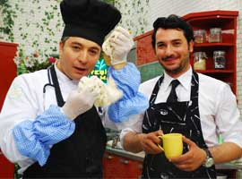 Senaryoyu Tek Türkiye'den önce yazmış