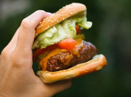 Fast food, çocukların başarısını düşürüyor