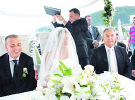 Seçim kazanan CHP'li başkan evlendi